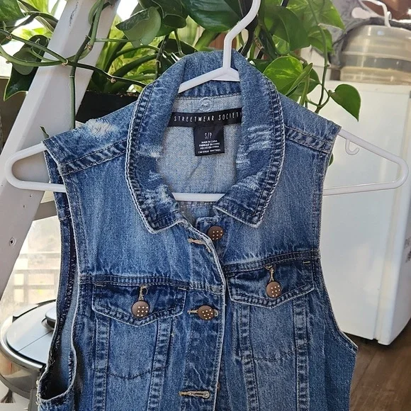 Jean button vest - Picture 3 of 3